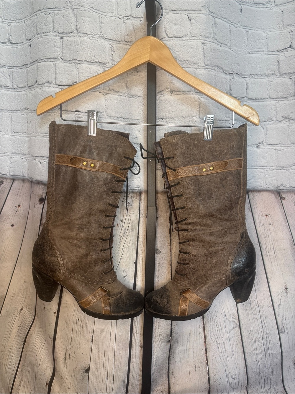 Women’s Brown Lace-Up Mid-Calf leather Boots size 39